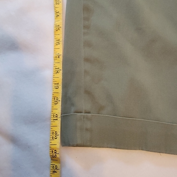 Larry Levine size 10 Green capris - Picture 4 of 11